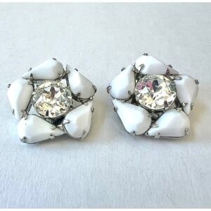 Weiss Signed Vintage Crystal‎ Milk Glass Flower Clip On Earrings sparkle